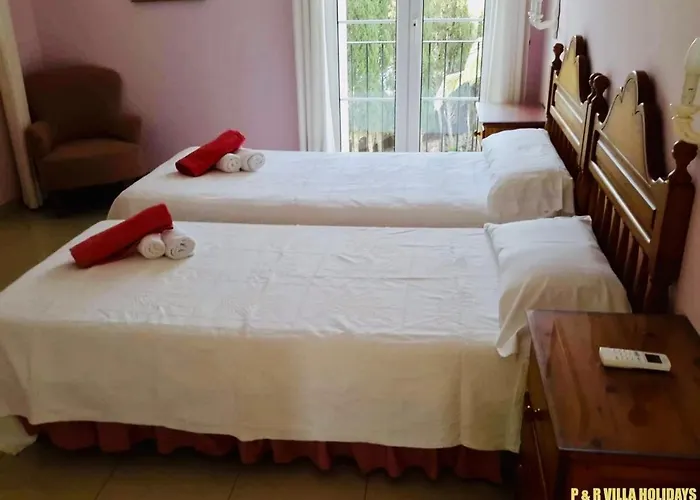 Pere Menorca * 칼라 갈다나