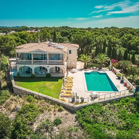 Вилла Pere Menorca